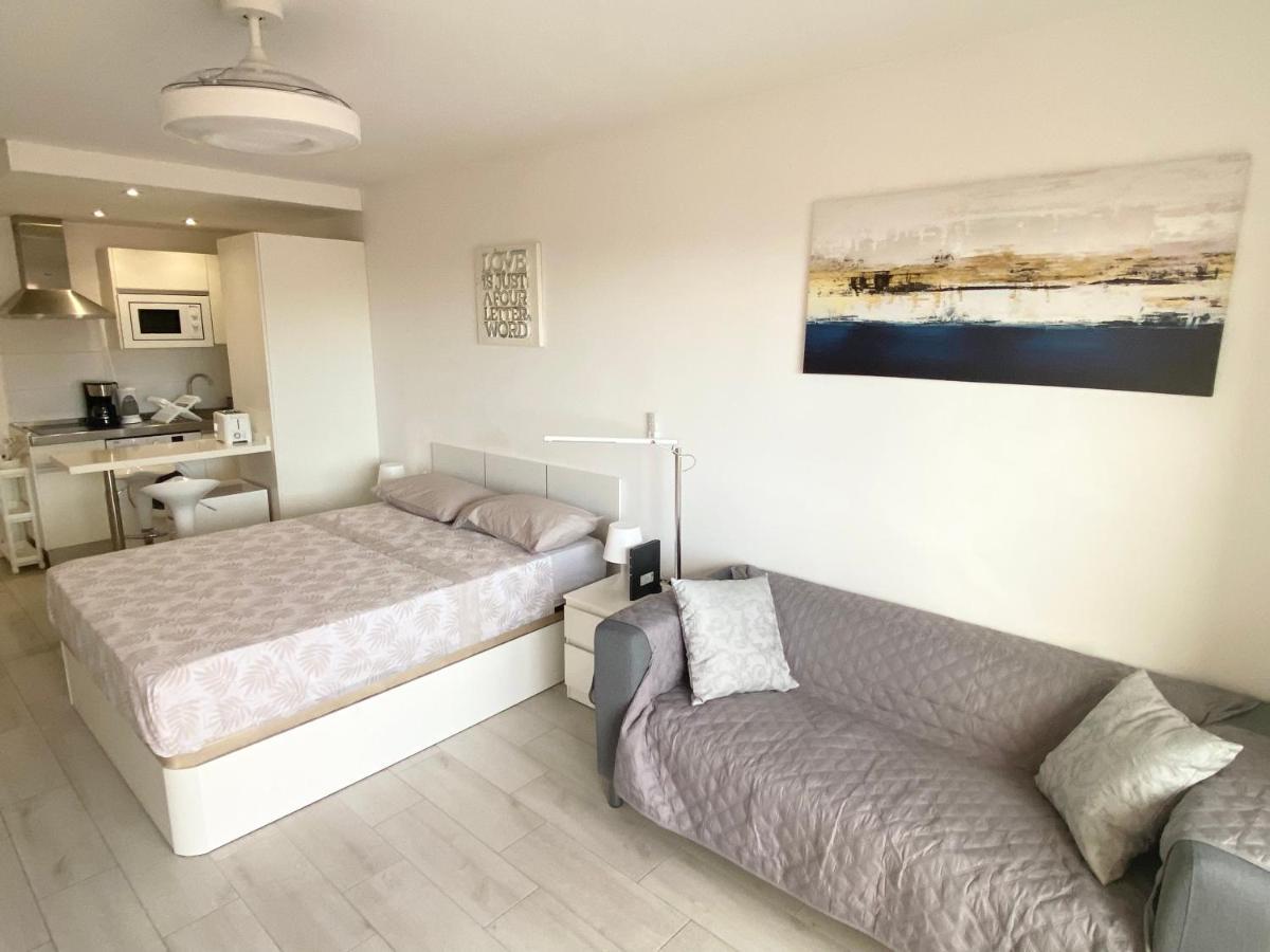 Floor, Panoramic Studio, Heated Pool Apartment Los Cristianos (Tenerife)